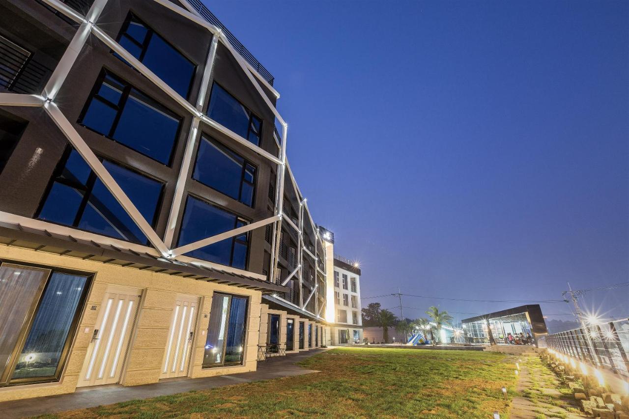 Gladsheim Hotel Seogwipo Exterior foto